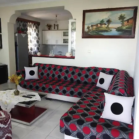 Villa**** Madia&avniu Holiday home