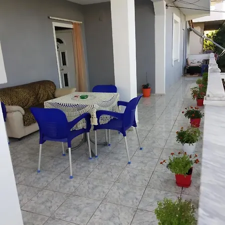 Villa**** Madia&avniu Holiday home *