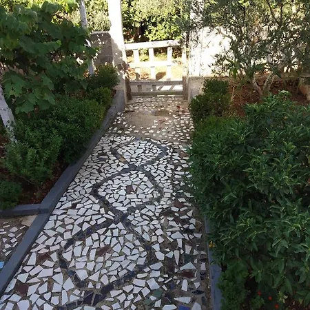 Villa**** Madia&avniu Holiday home
