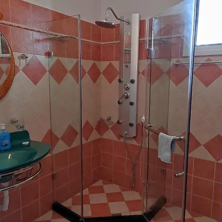 Villa**** Madia&avniu Holiday home *